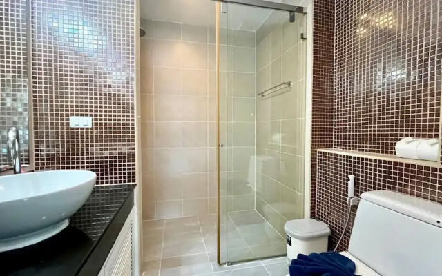 Large 1 Bedroom1 Bathroom 1 km Walking to Patong