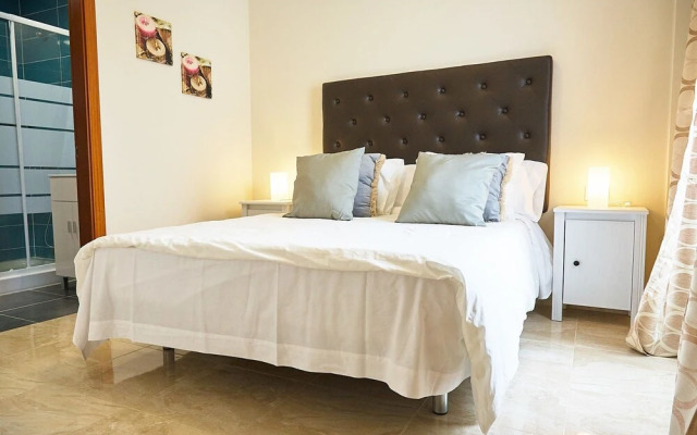 Apartamentos Rolycar