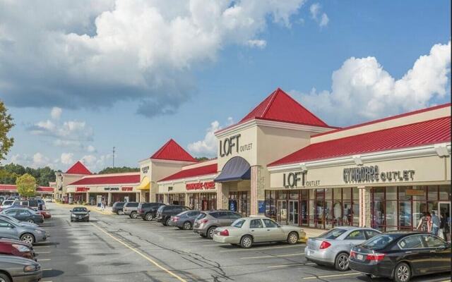 Super 8 Motel - Forsyth