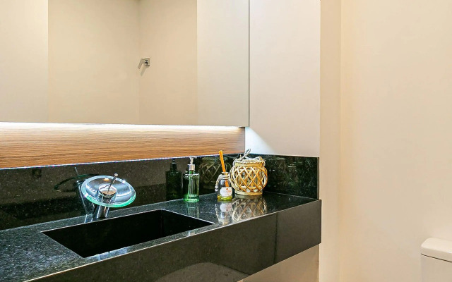 Apto Moderno a poucos passos do Mar JRR309