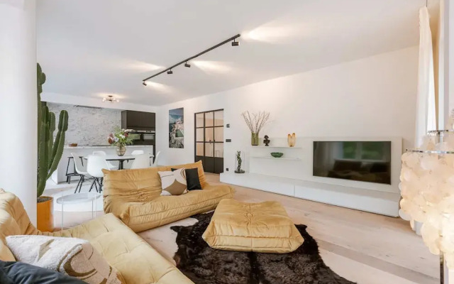 Modern 3-bedroom Apartment Family-friendly Touches