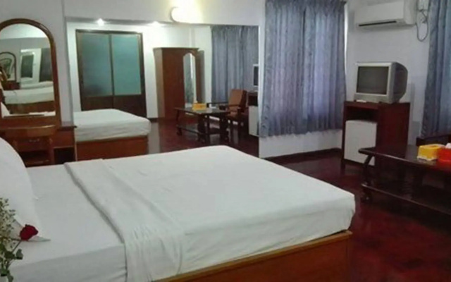 Airport Inn