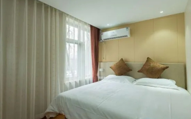 Beijing Letu Hotel(Beijing Gulou Metro Station Store)