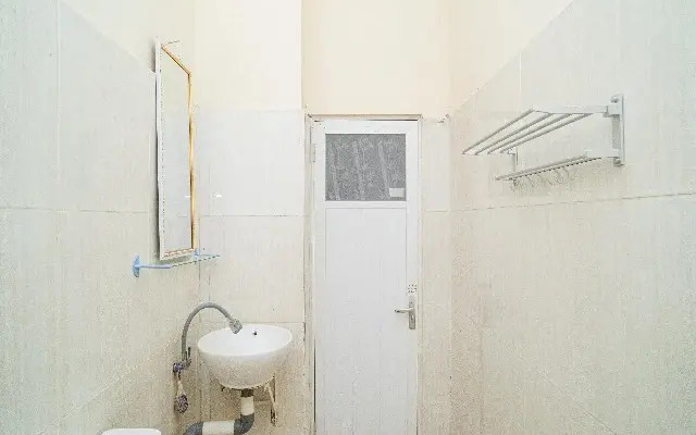 RedDoorz near Universitas Merdeka Malang 2
