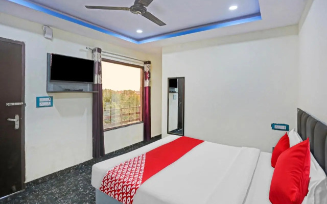 OYO Flagship 70297 Royal Palace Guest House