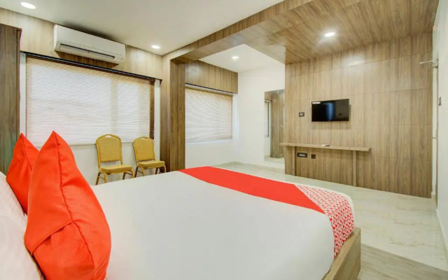 V Hotel by OYO Rooms