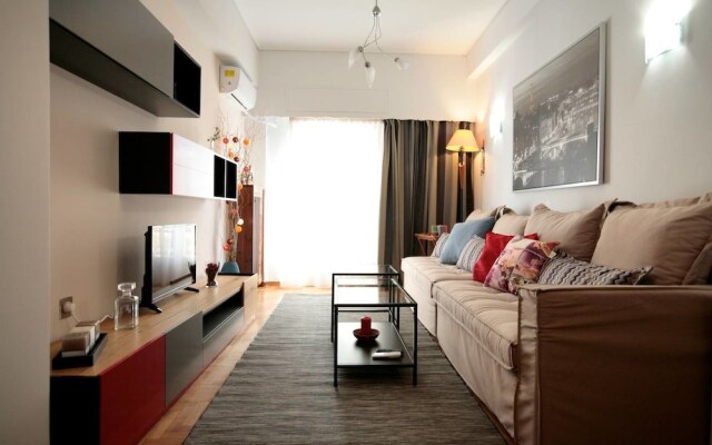 Comfy & Tasteful Central Apt • 1' to Metro Station