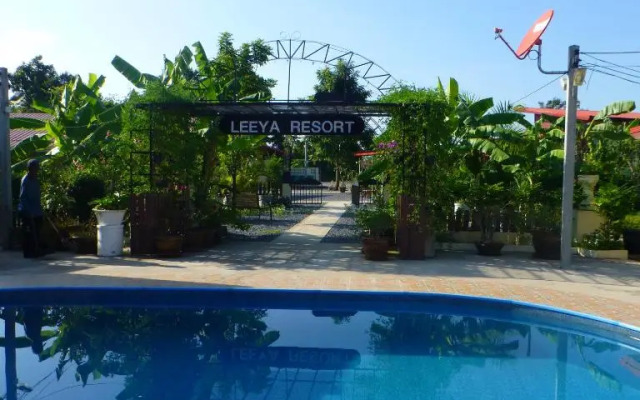 1 Double bedroom apartment with Pool and extensive Kitchen diningroom