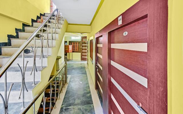 SPOT ON 62077 Hotel Ratnakar Plaza