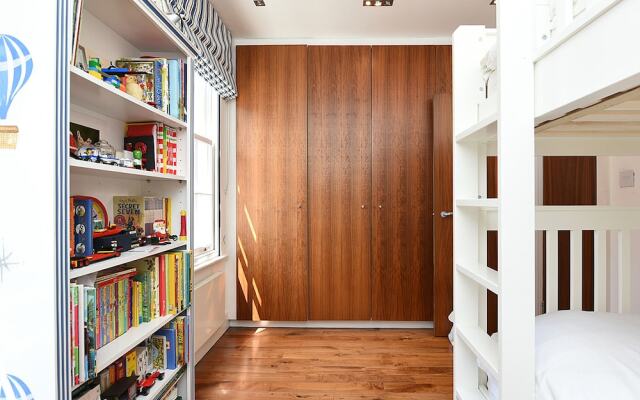 Stylish 2BR Home in Notting Hill