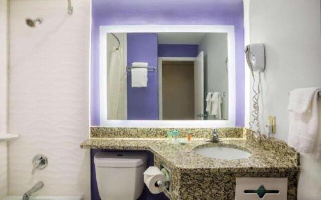 Riverfront Hotel