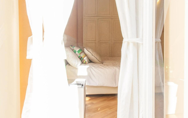 Trevi Colour- Rental in Rome