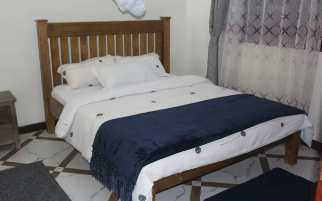 Montane Safaris Hotel