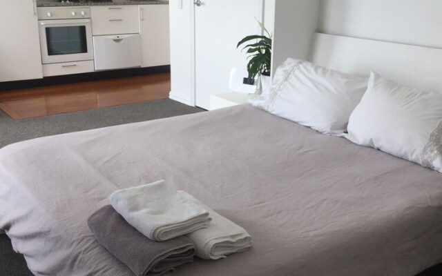 QV Viaduct Apartment
