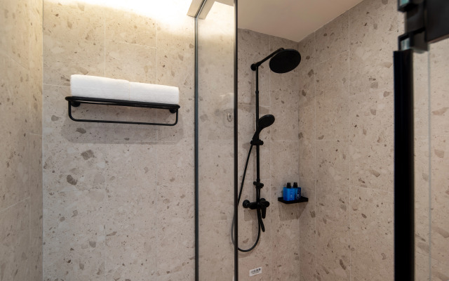 Ni Hao Hotel (Anyang Linzhou Changan Road)