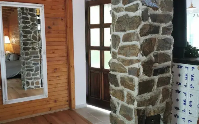 Sunny Wooden House on Creek, 30 Minutes Prague