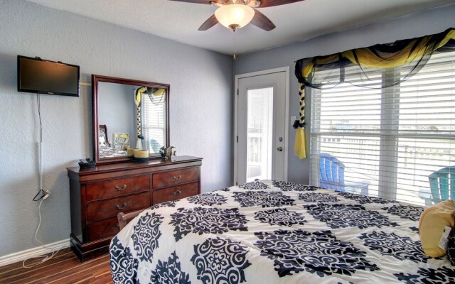 Third Floor Seabatical Condo in Mustang Island by Redawning