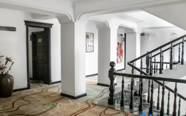 Jadeco Hotel