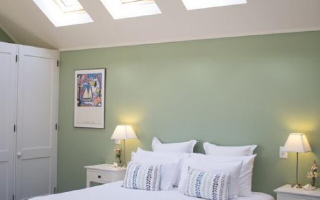 970 Lonely Bay Lodge