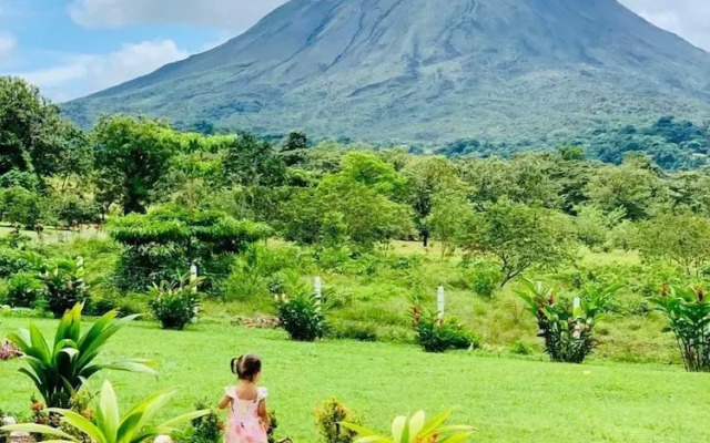 Arenal Roca Suites