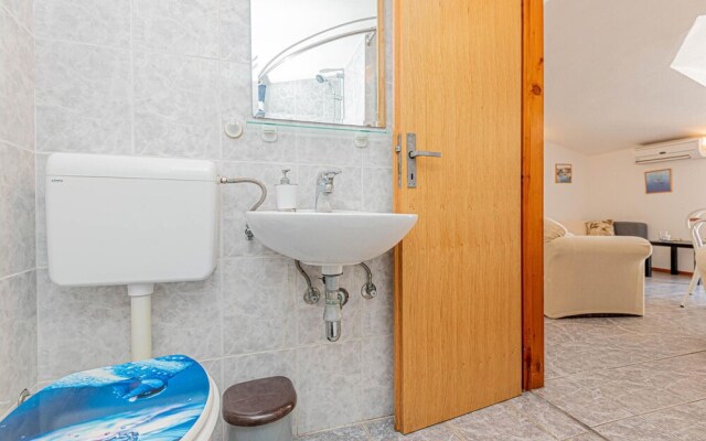 Amazing Apartment in Vodice With Wifi and 2 Bedrooms