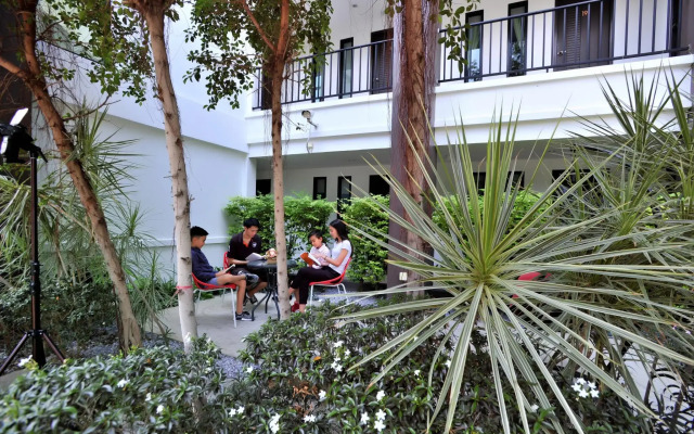 Gasser Park & Residence