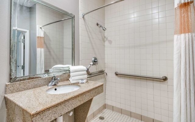 Sonesta Essential North Houston
