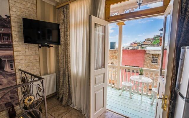 Botanical Garden Apartments