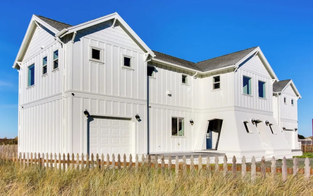 Scenic Bandon Vacation Rental w/ Beach Access!