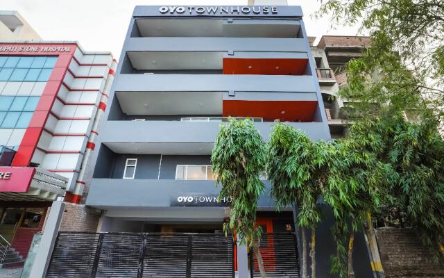 Oyo Townhouse 331 Vat Hotels