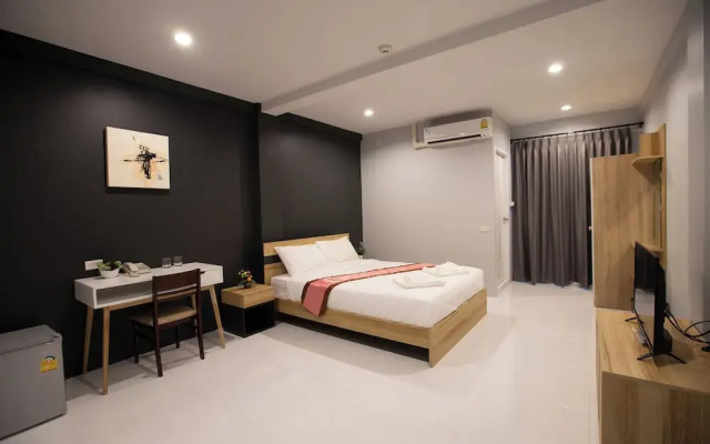 185 @ Surawong Hotel