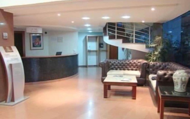 Flat Oeste La Residence