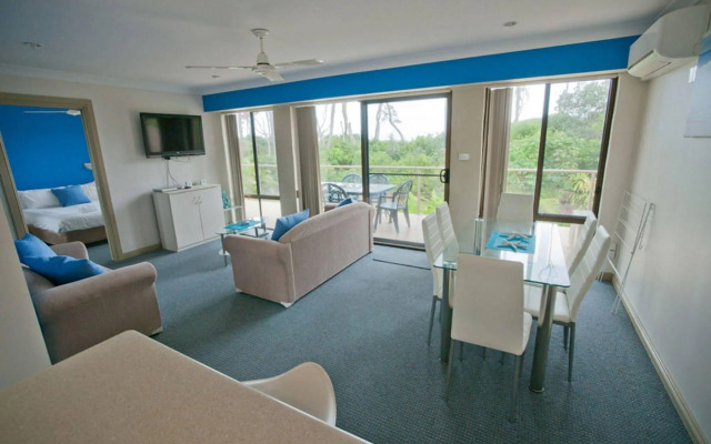 Smugglers on the Beach