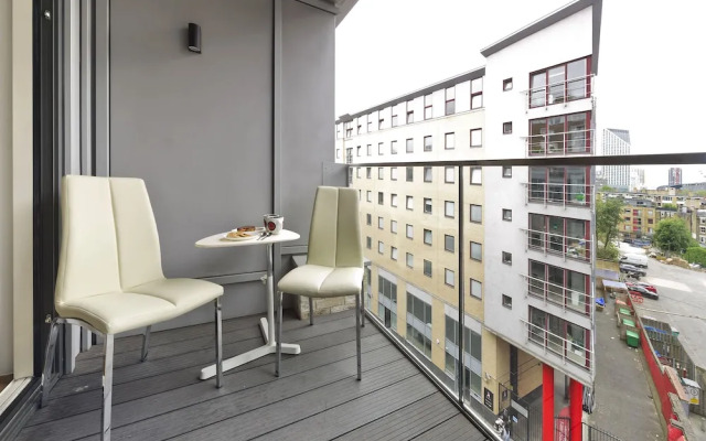 Spacious Flat Near South Bank by Underthedoormat