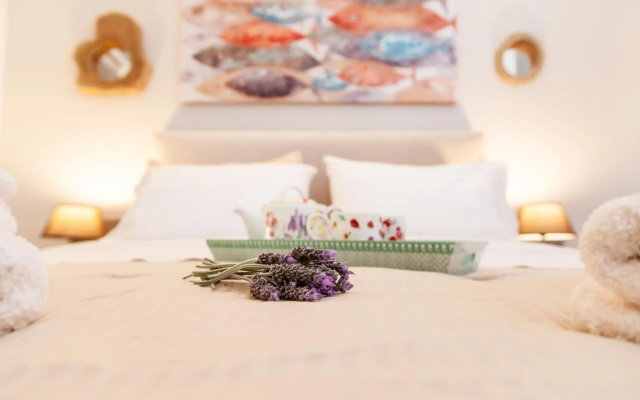 Sweet Suite Flora in Vouliagmeni