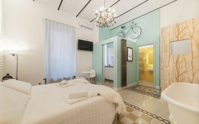 Romantic Vintage Colosseum Apartment