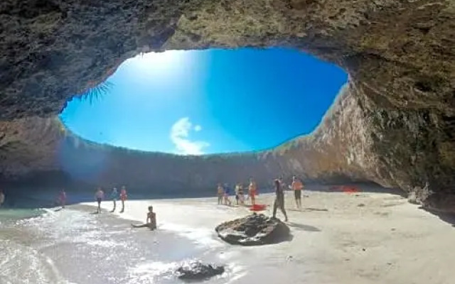 Pacific Nomads Earthbag House