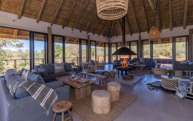 Barefoot Addo Elephant Lodge