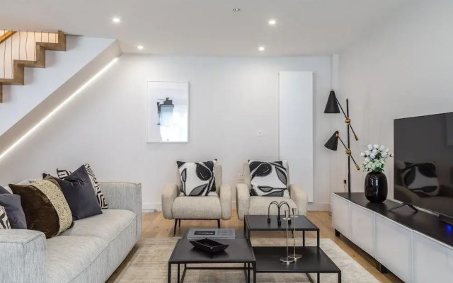 PickThePlace family house in West Kensington