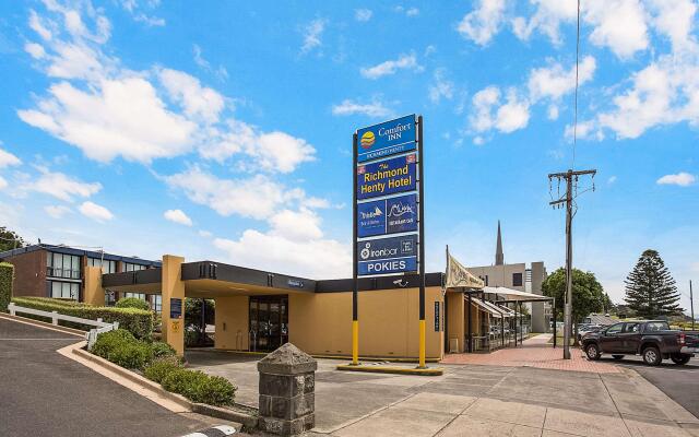 Richmond Henty Hotel