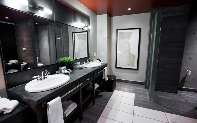 Grand Times Hotel Quebec City Airport