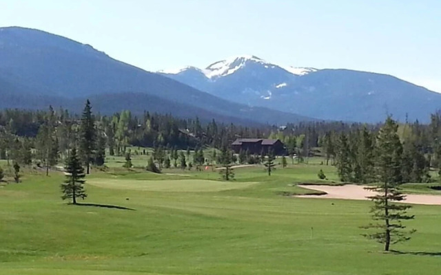 Western Riviera Lakeside Lodging