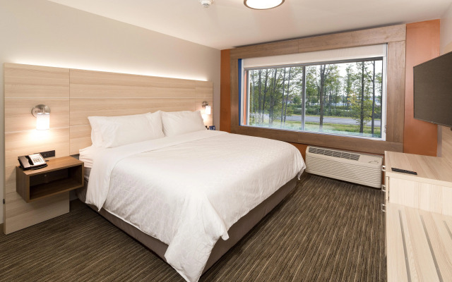 Holiday Inn Express & Suites Gaylord by IHG