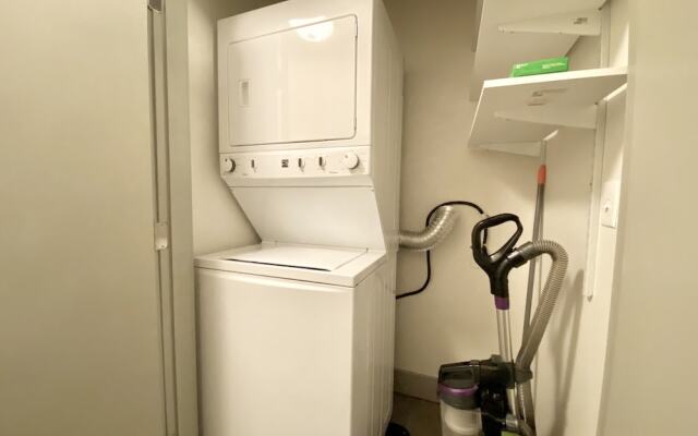 Old Town North Jewel! Near Breweries and River!