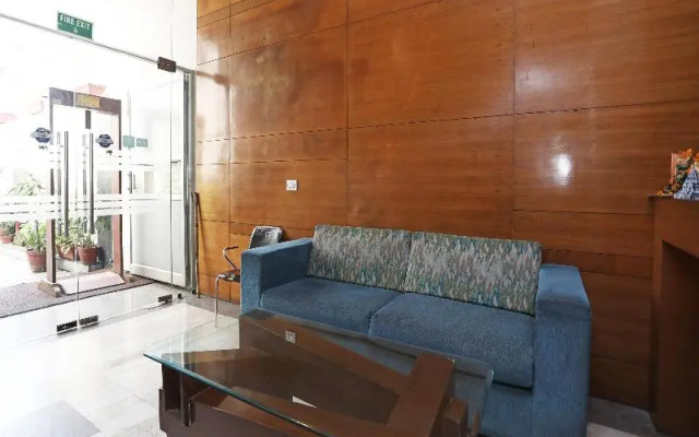 OYO 4258 Hari's Court Inns & Hotels