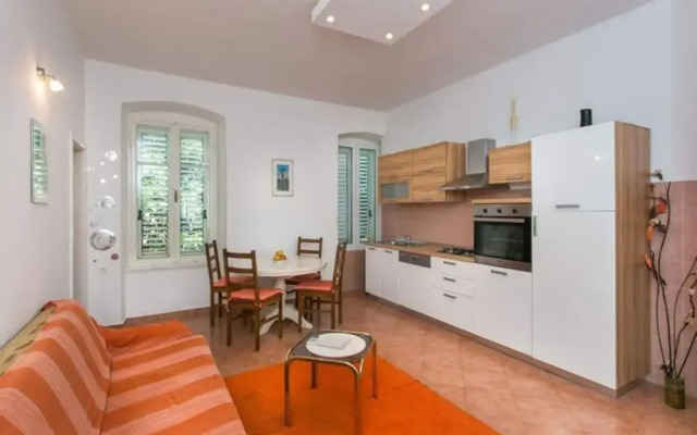 Apartment Tranquilo- Two Bedroom Apartment With Garden View