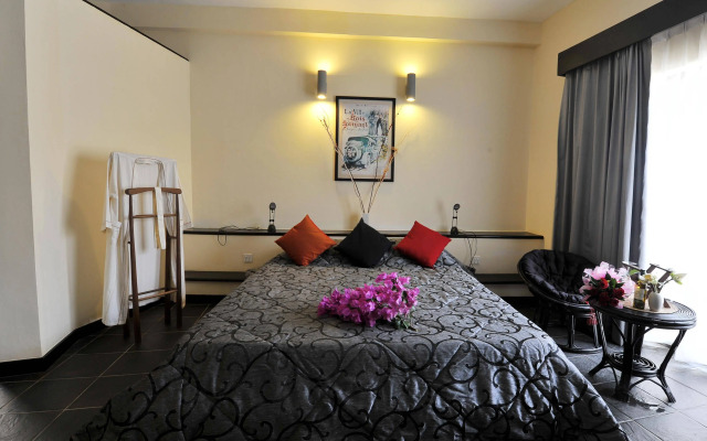 AMATAO Tropical Residence