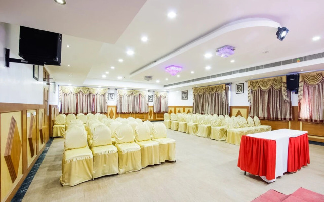 Capital O 61144 Hotel Raj