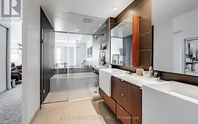 Toronto Escape - The Jasper Suite