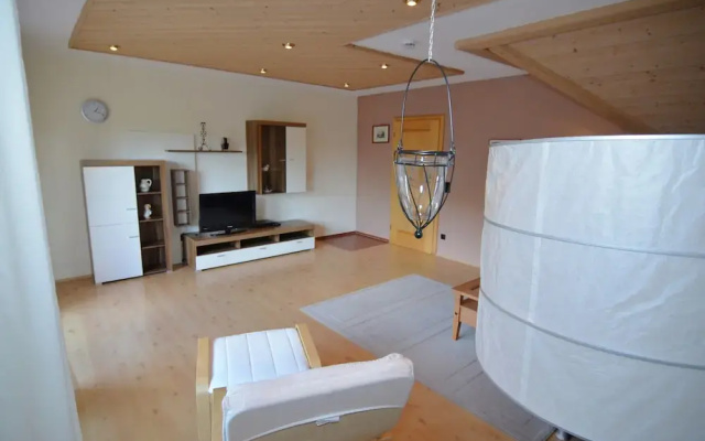 Homely Apartment with BBQ in Riedenburg Prunn near Forest